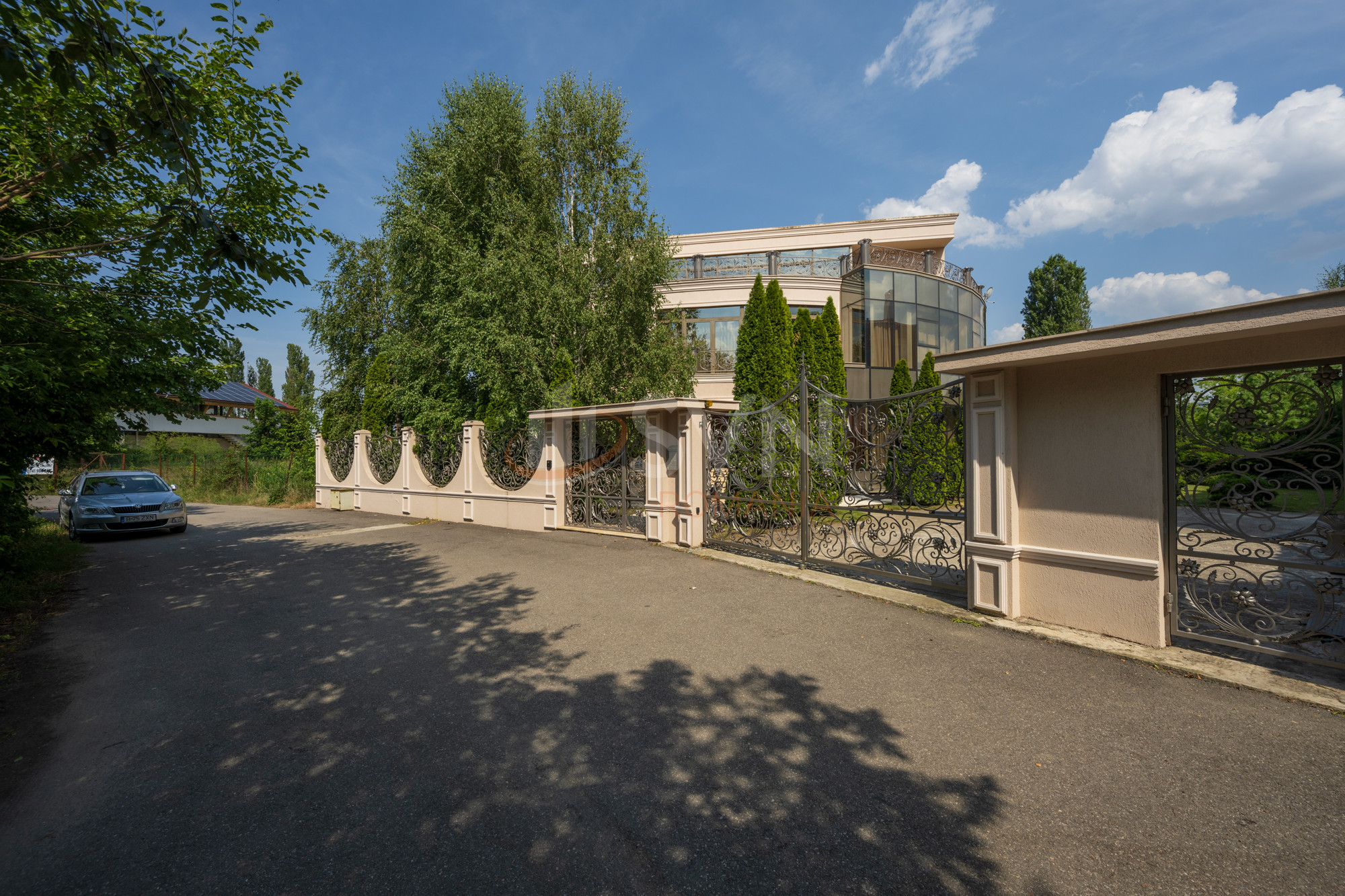 Casa, 15 camere Bucuresti/Petricani