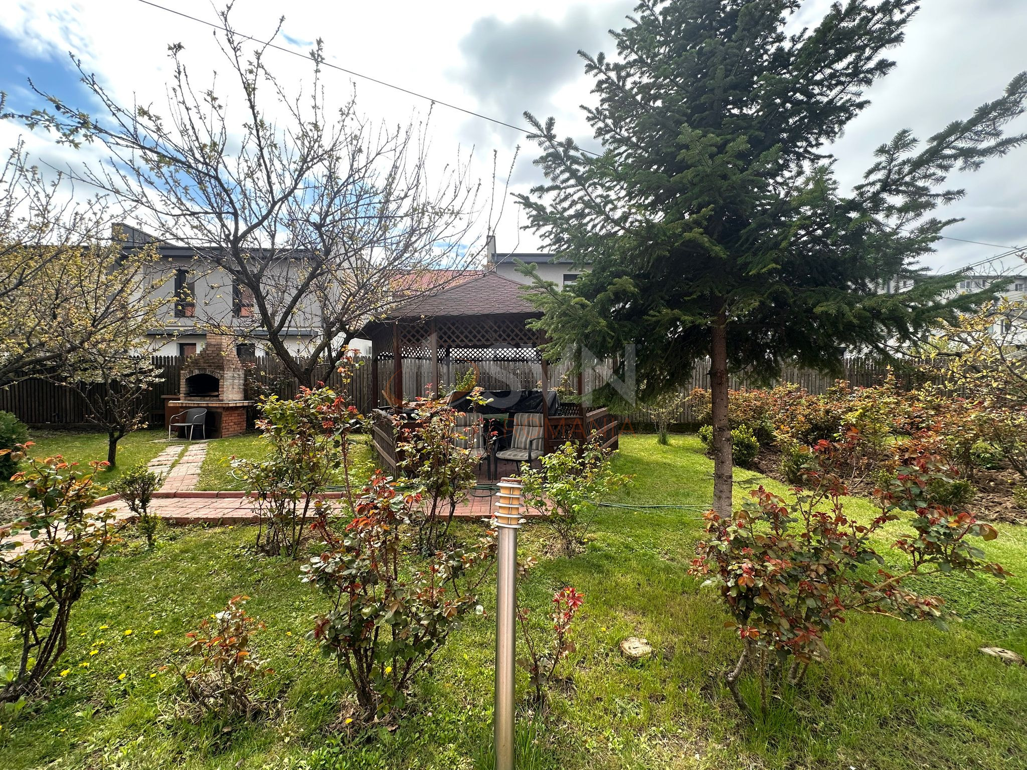 Casa, 18 camere Bucuresti/Ozana