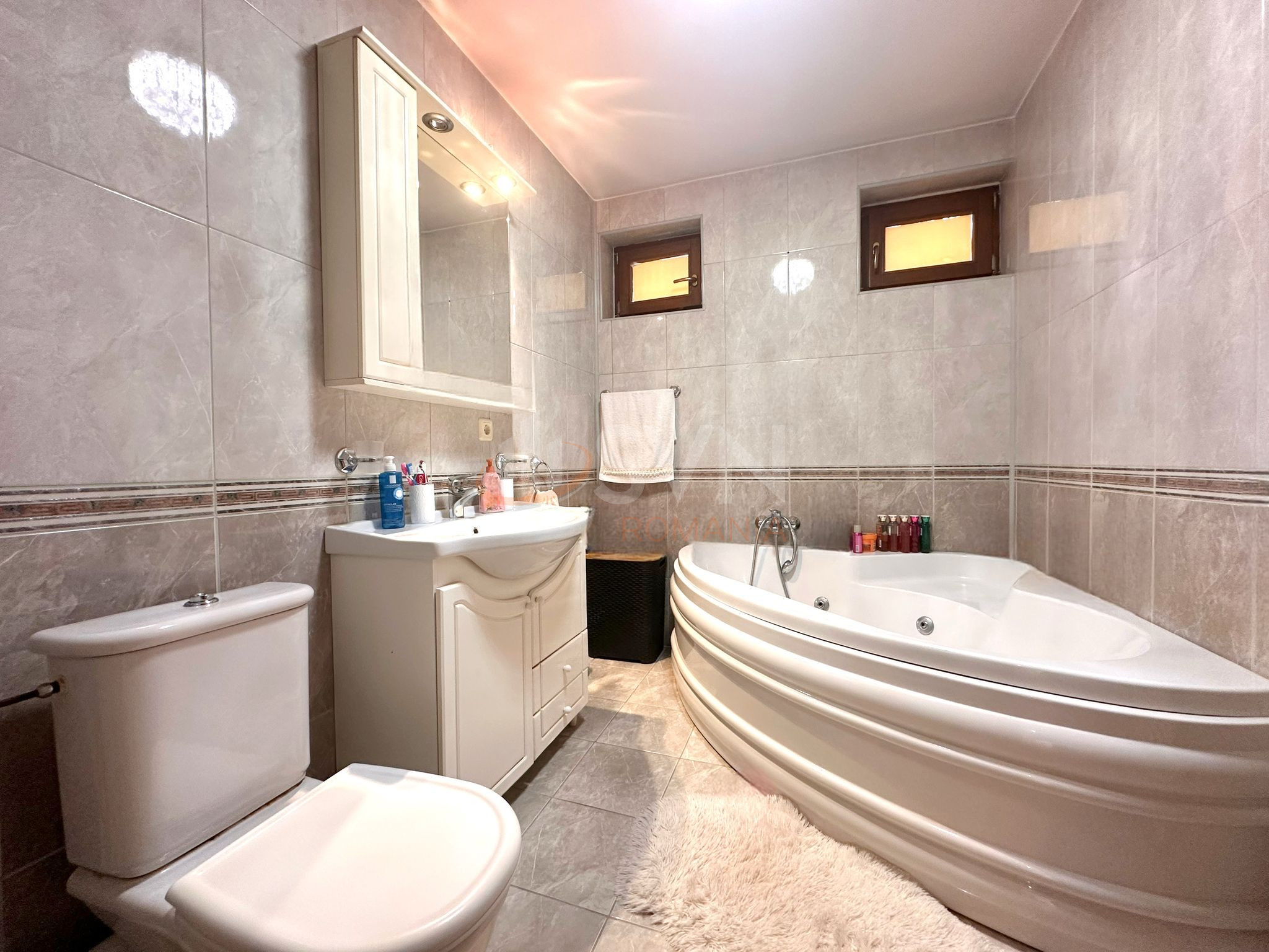 Casa, 18 camere Bucuresti/Ozana