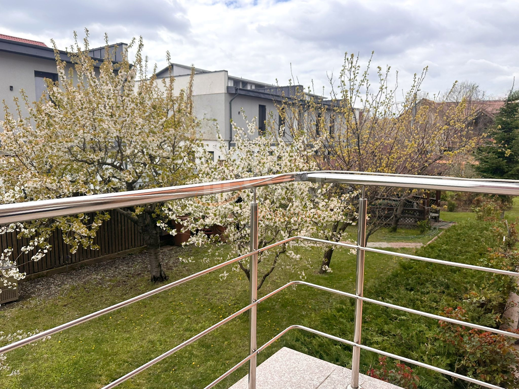 Casa, 18 camere Bucuresti/Ozana