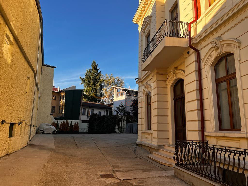 Casa, 20 camere Bucuresti/Calea Victoriei