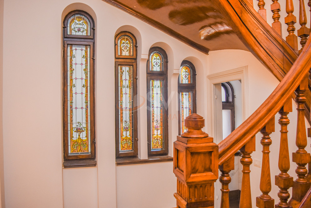 Casa, 28 camere Bucuresti/P-ta Victoriei