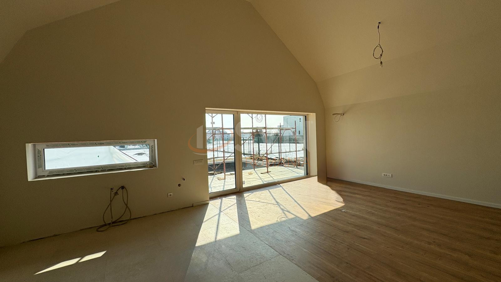 Casa, 3 camere Dambovita/Centru