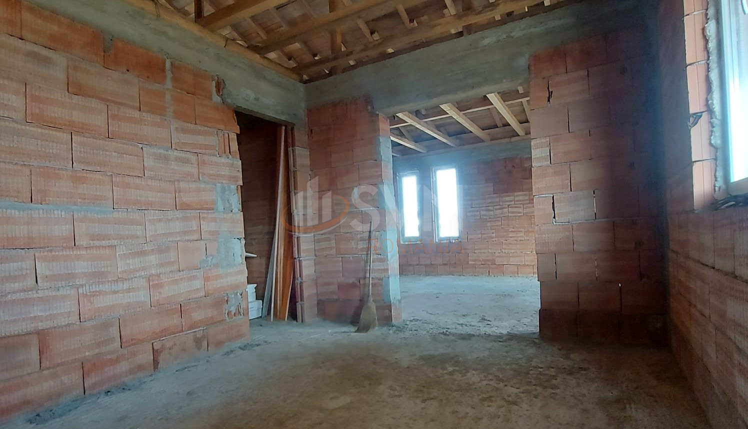 Casa, 3 camere Dambovita/Centru