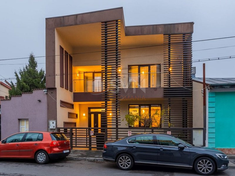 Casa, 4 camere Bucuresti/Domenii