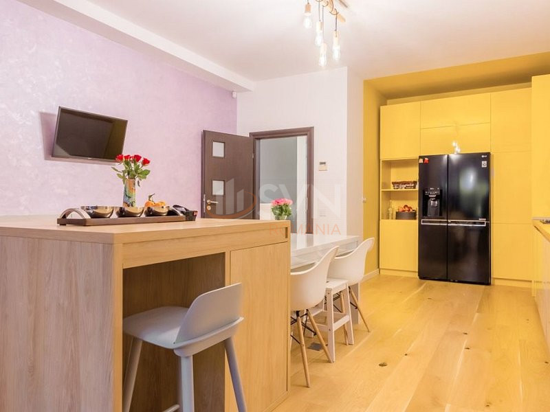 Casa, 4 camere Bucuresti/Domenii