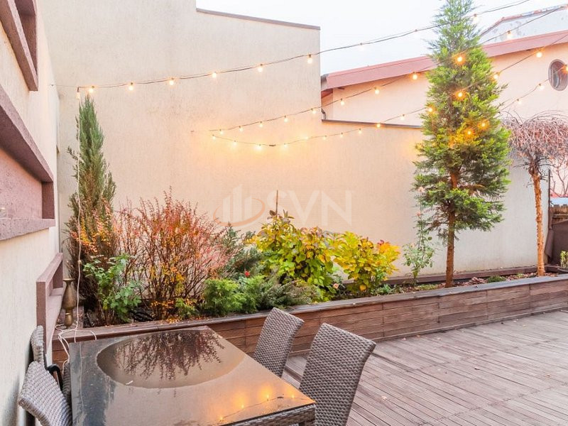 Casa, 4 camere Bucuresti/Domenii