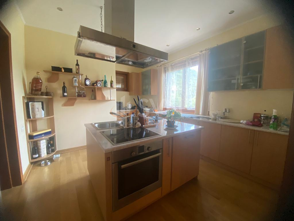 Casa, 4 camere Caras-severin/Centru