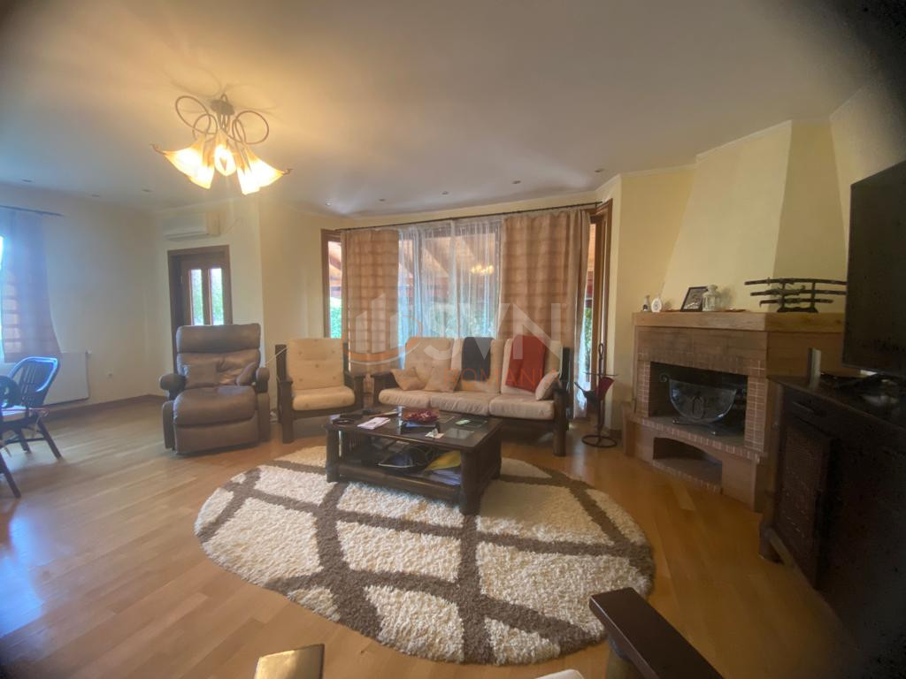 Casa, 4 camere Caras-severin/Centru