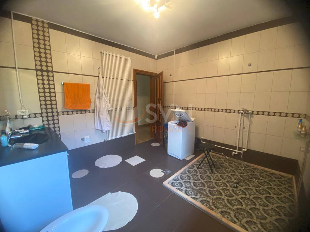 Casa, 4 camere Caras-severin/Centru