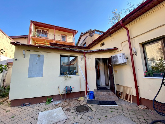 Casa, 4 camere Bucuresti/Domenii