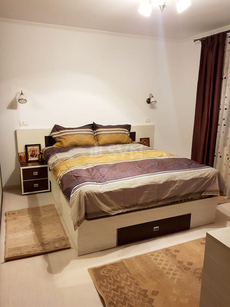 Casa, 4 camere Bucuresti/Bucurestii Noi