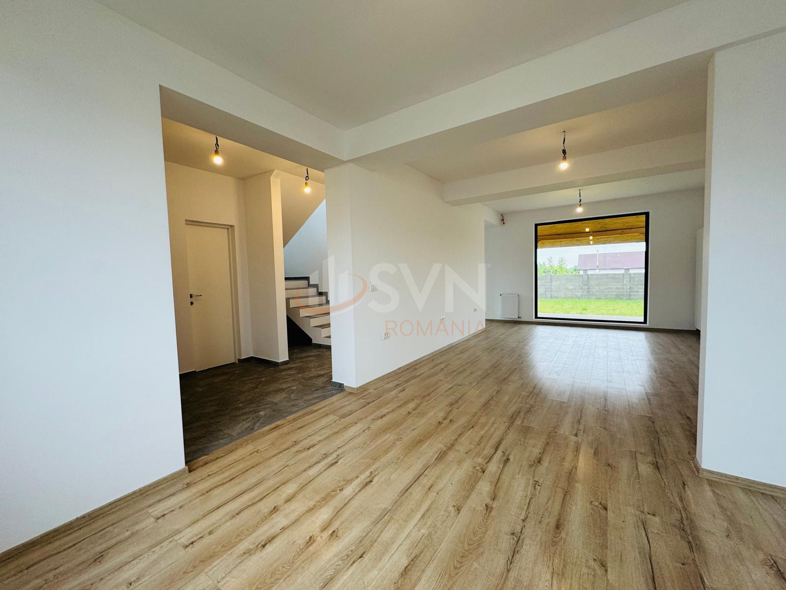 Casa, 4 camere Dambovita/Centru