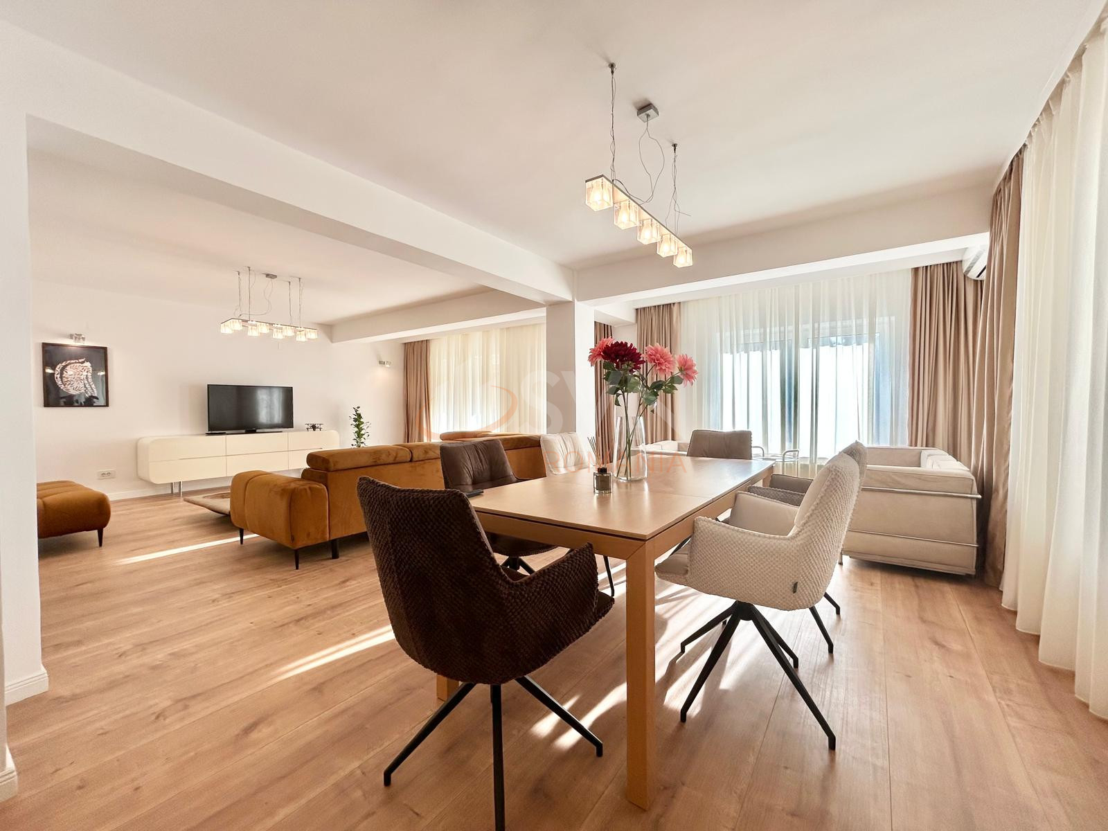 Casa, 4 camere Bucuresti/Iancu Nicolae
