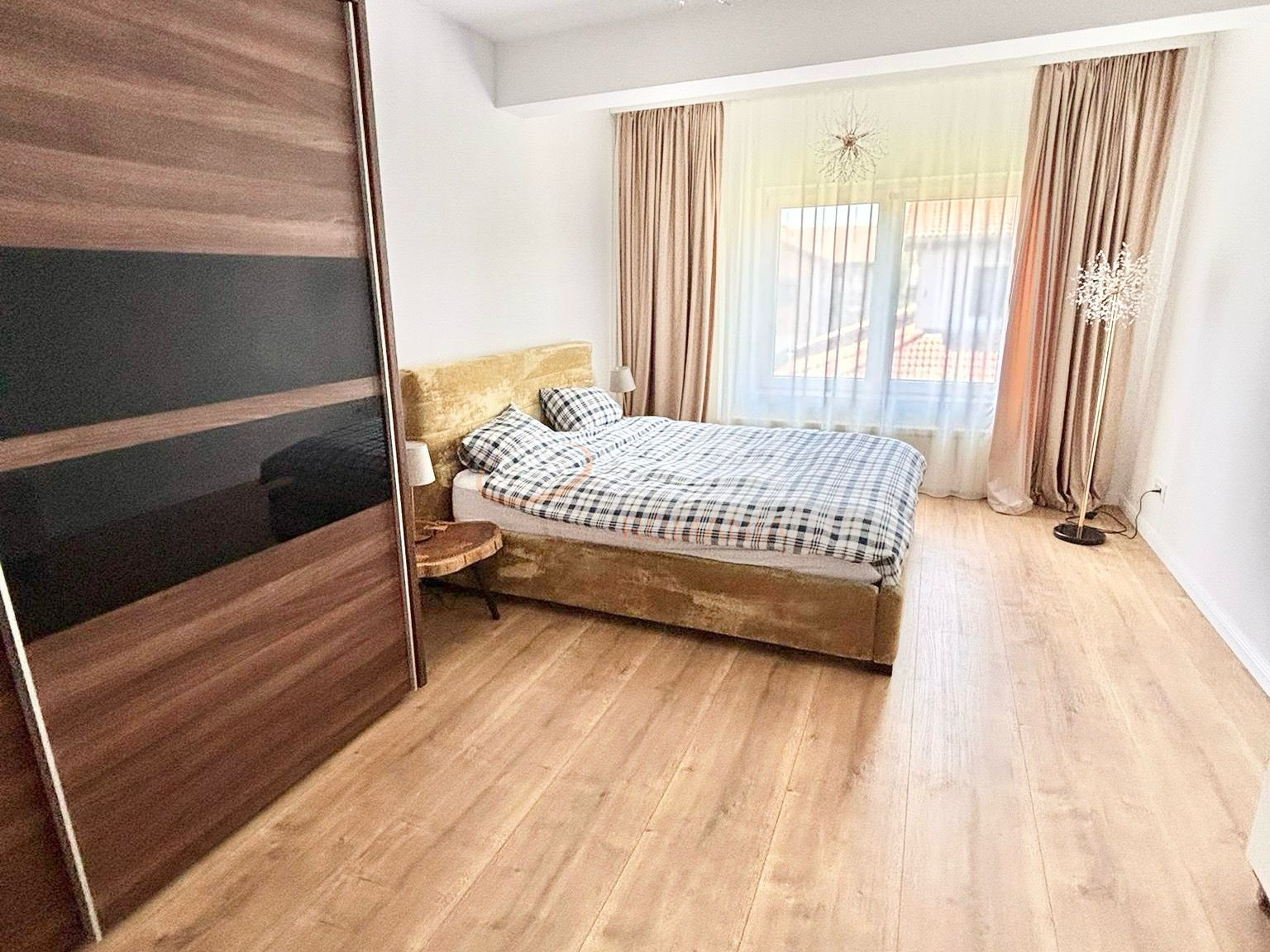 Casa, 4 camere Bucuresti/Iancu Nicolae
