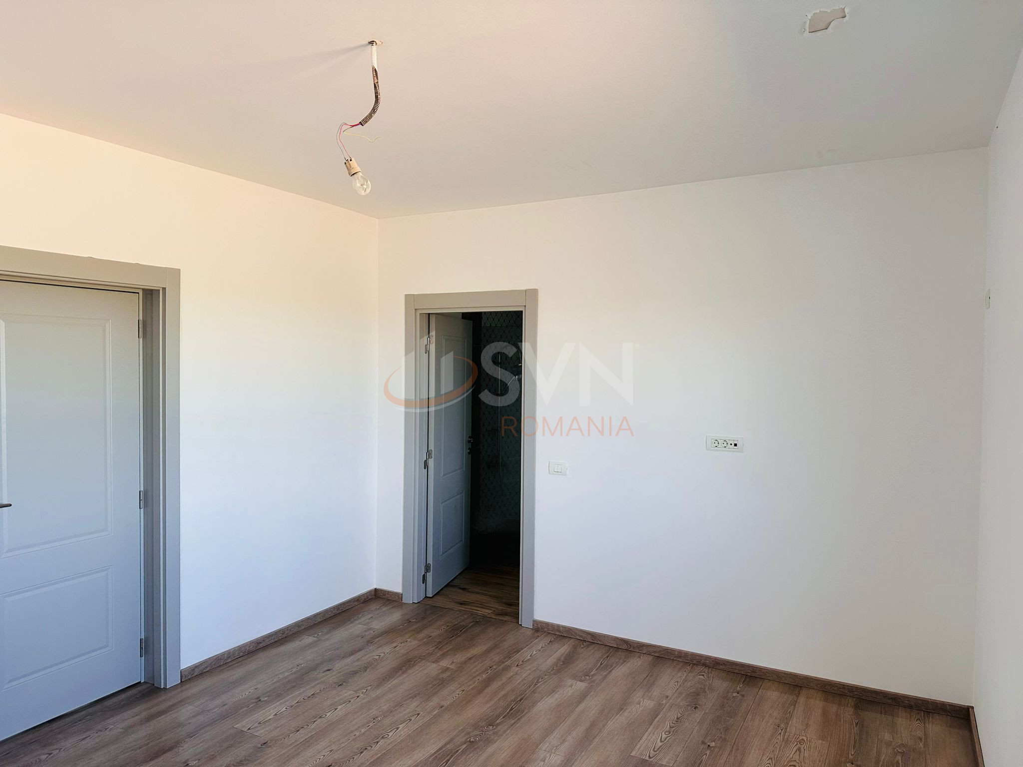 Casa, 4 camere Dambovita/Centru