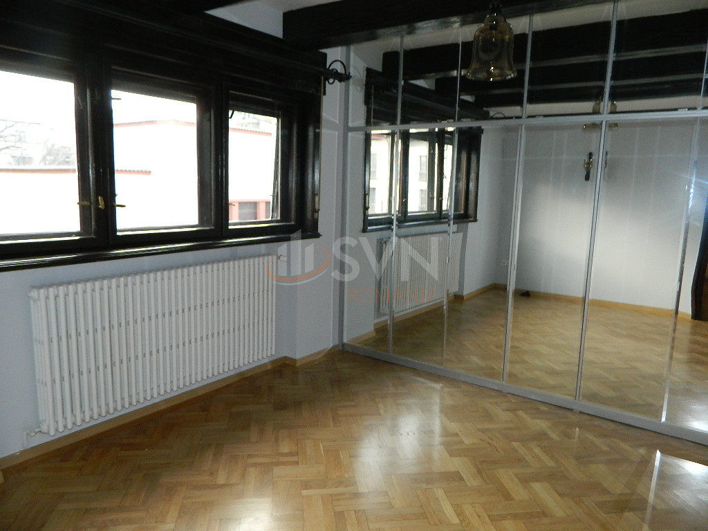 Casa, 5 camere Bucuresti/Capitale