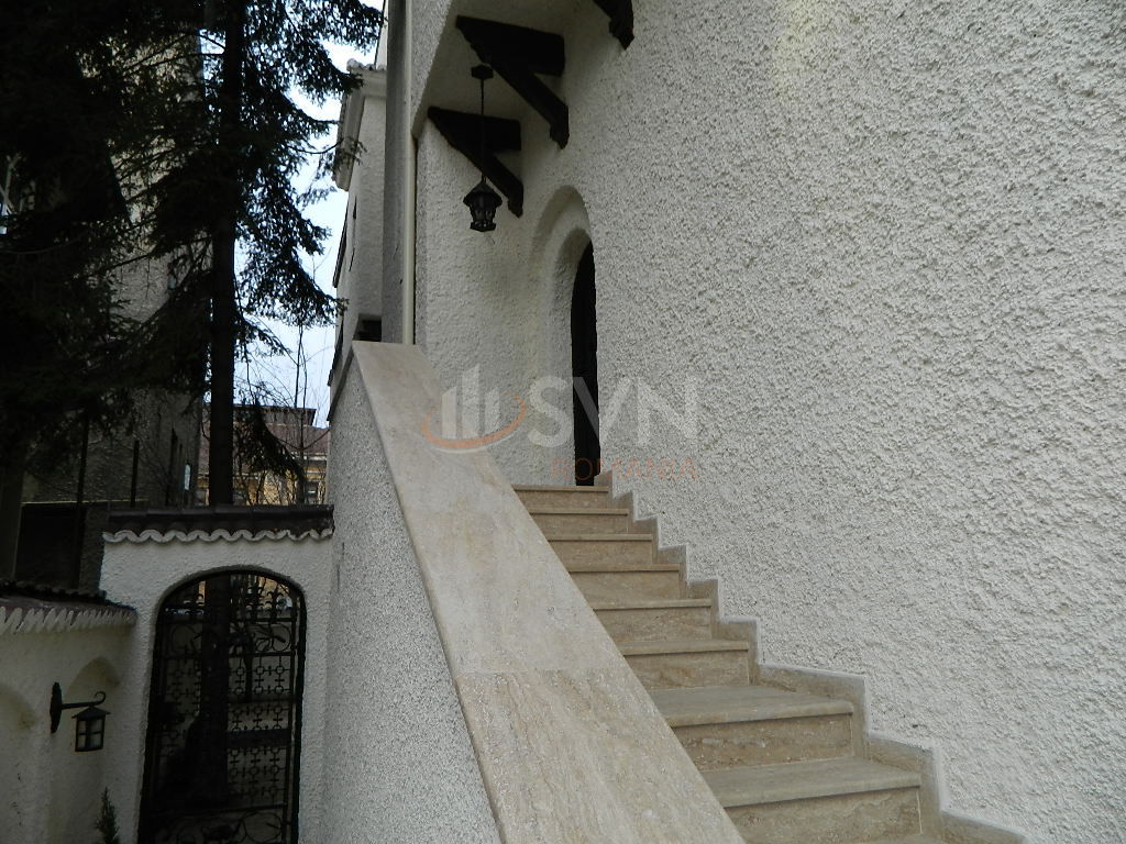 Casa, 5 camere Bucuresti/Capitale