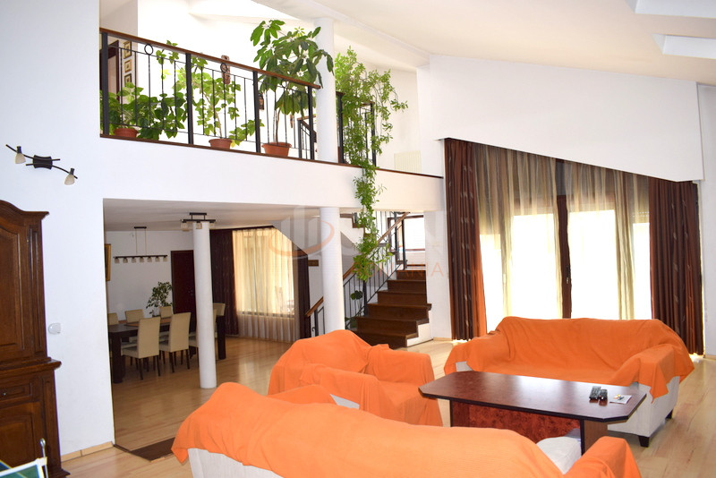 Casa, 5 camere Bucuresti/Sisesti