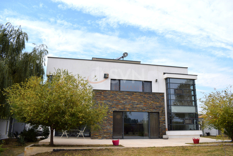 Casa, 5 camere Bucuresti/Straulesti