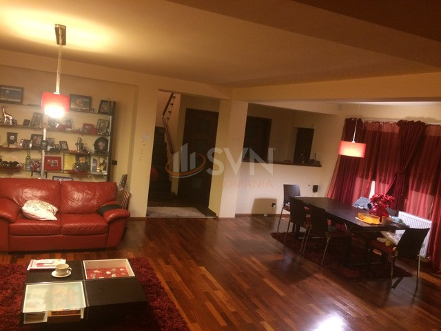 Casa, 5 camere Bucuresti/Sisesti