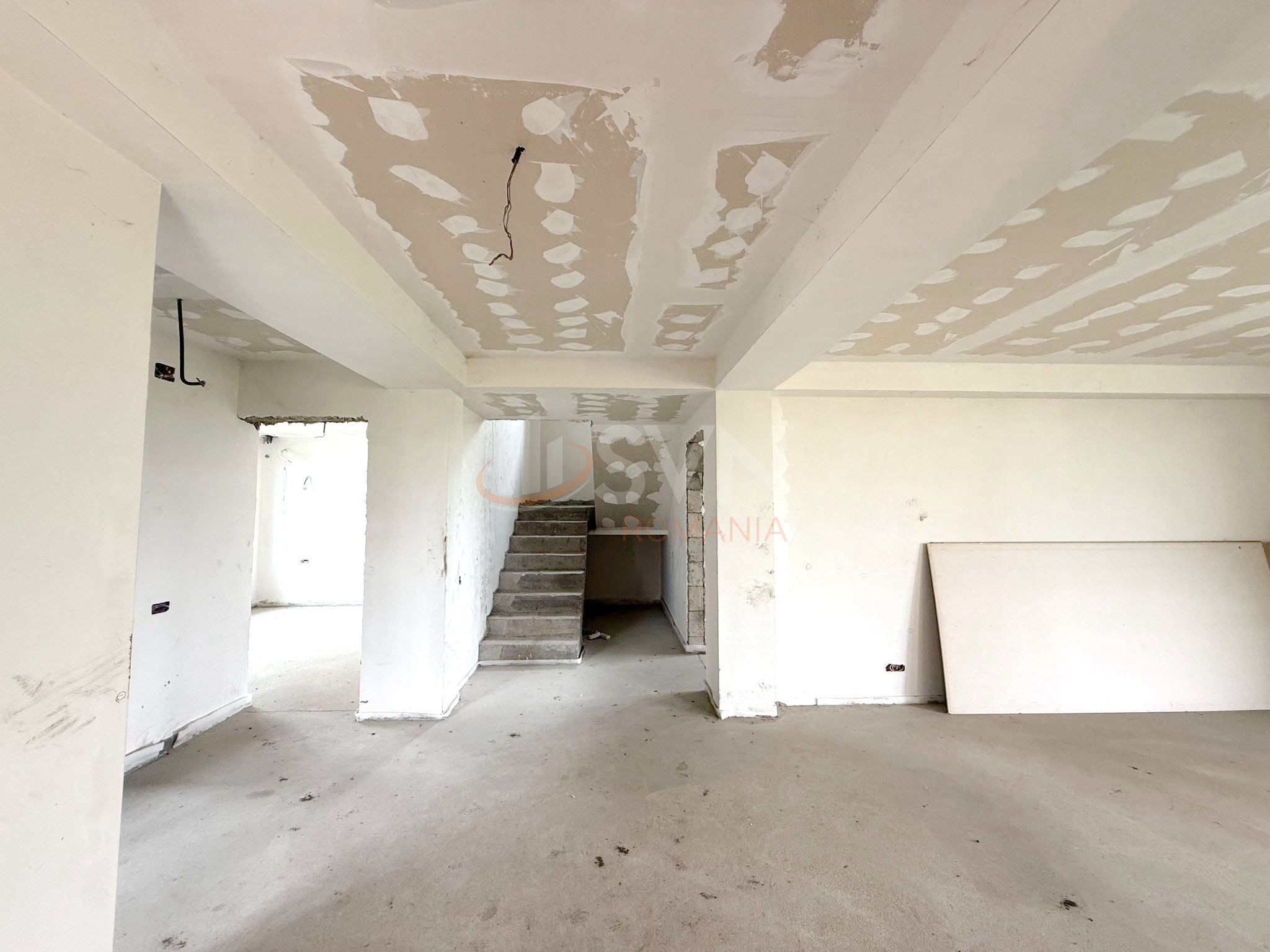 Casa, 5 camere Dambovita/Centru