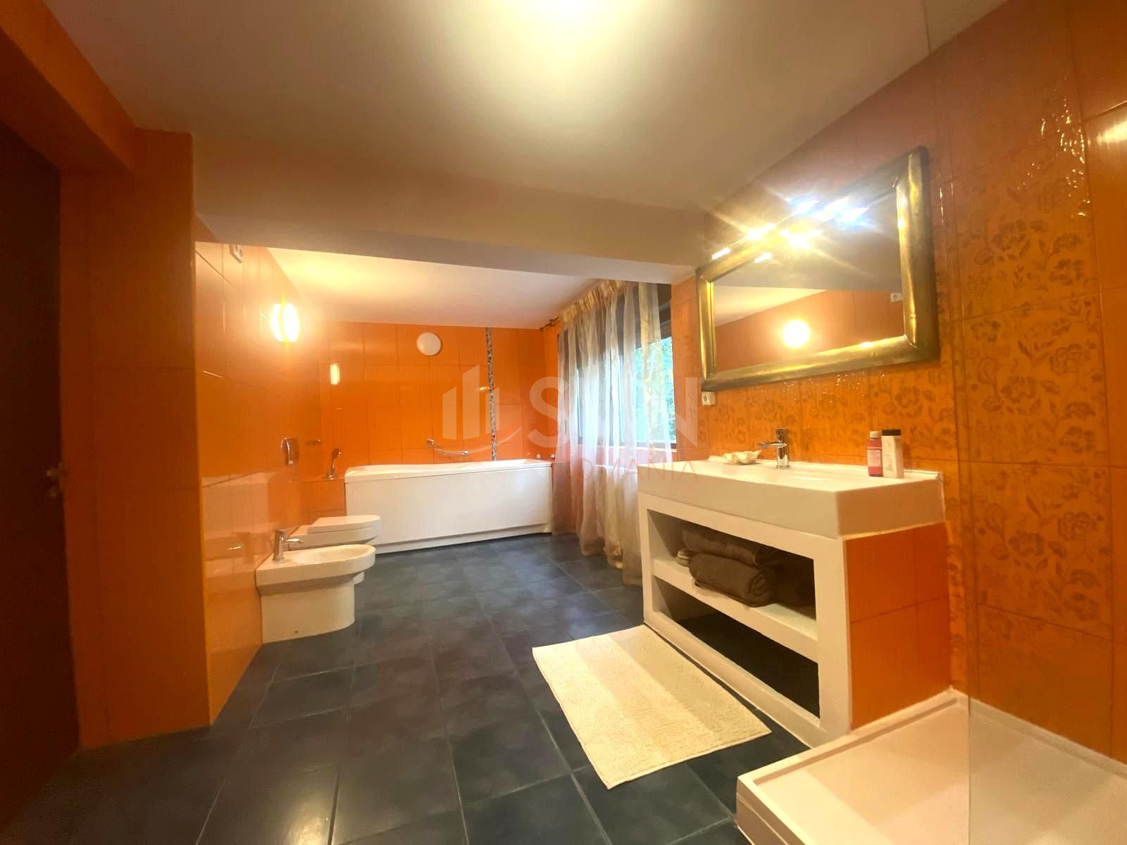 Casa, 5 camere Bucuresti/Baneasa