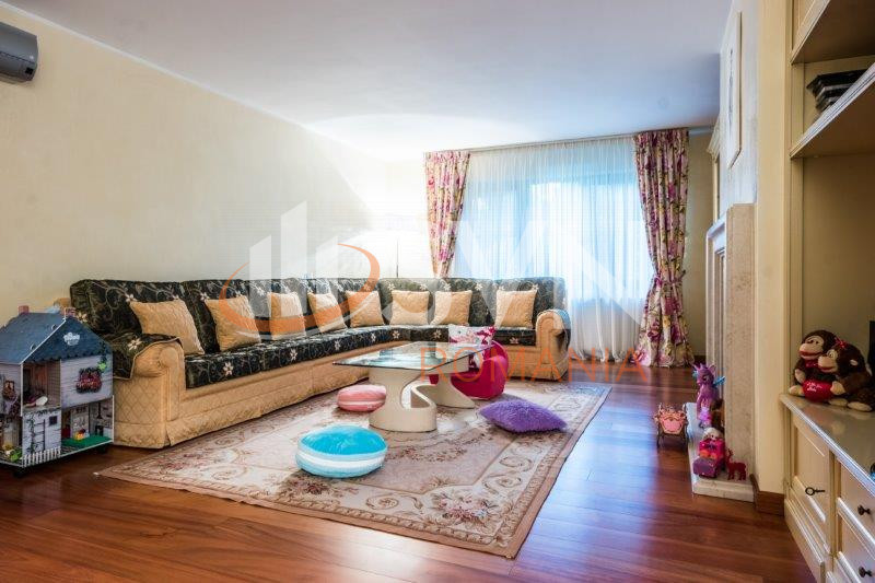 Casa, 5 camere Prahova/Centru