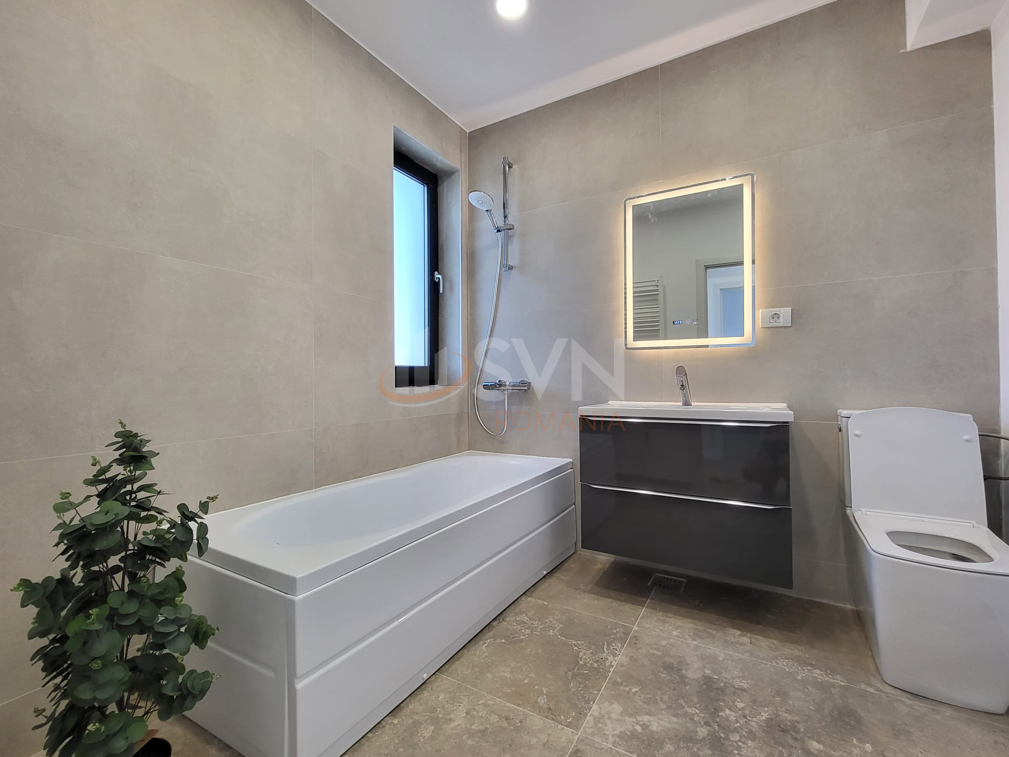 Casa, 5 camere Dambovita/Centru