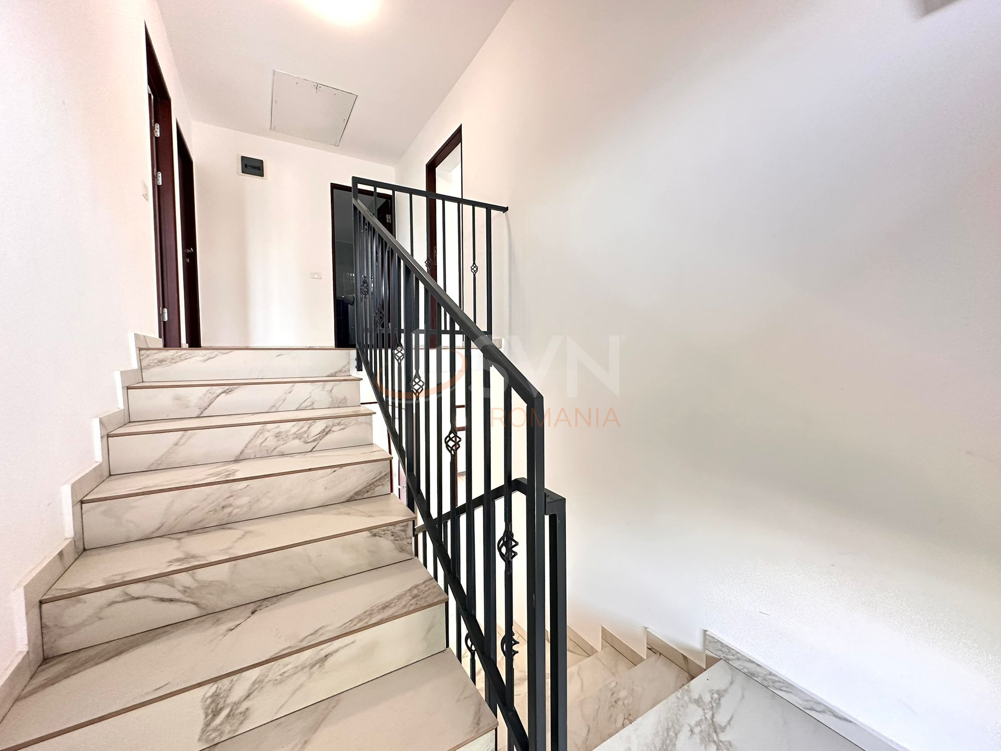 Casa, 5 camere Dambovita/Centru