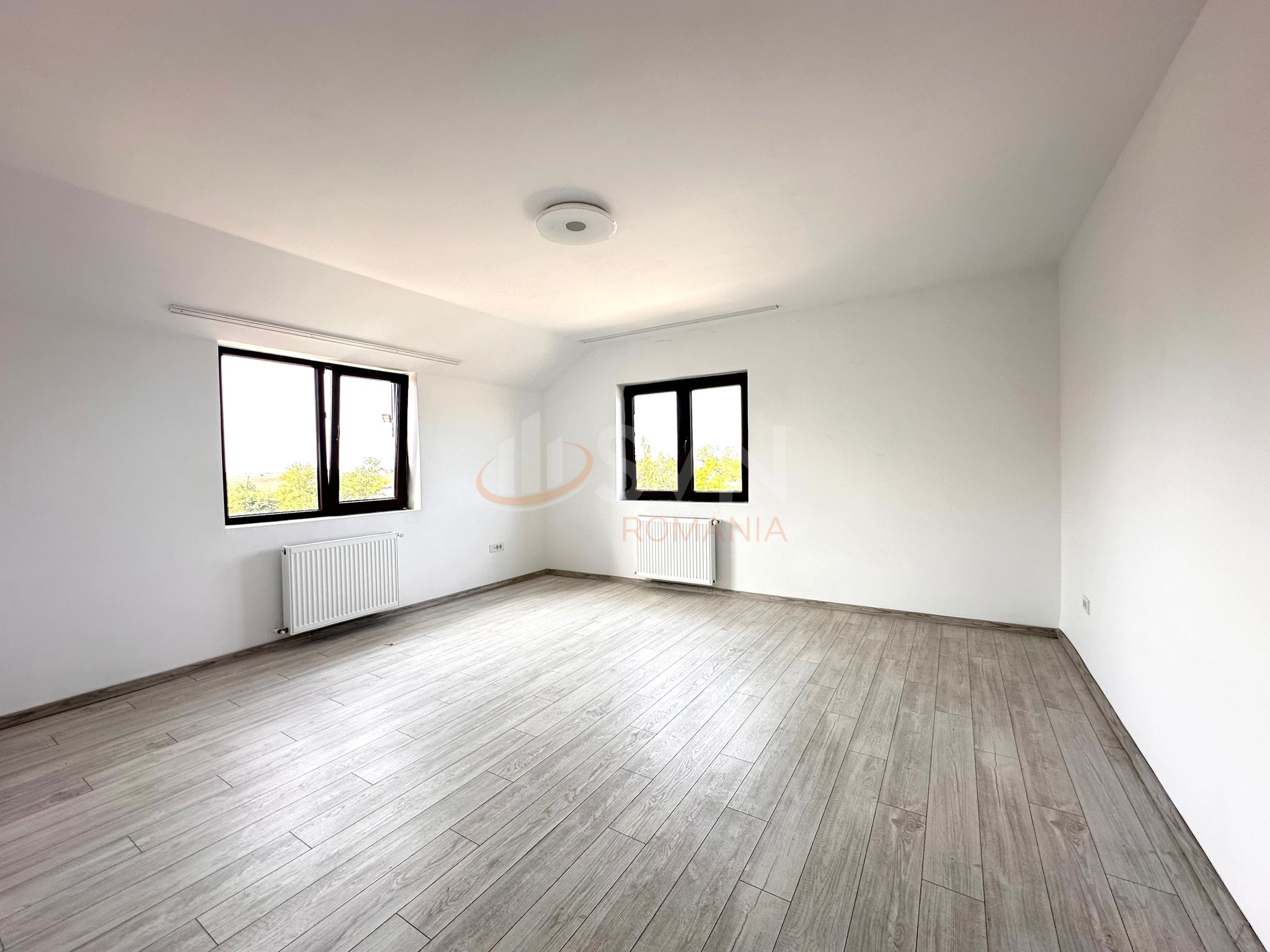 Casa, 5 camere Dambovita/Centru