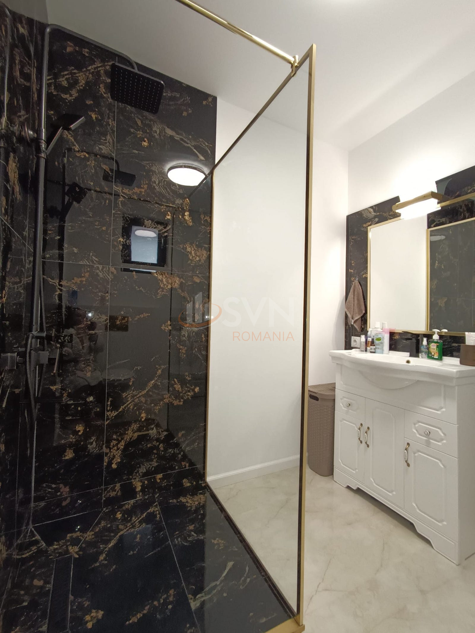 Casa, 5 camere Dambovita/Centru