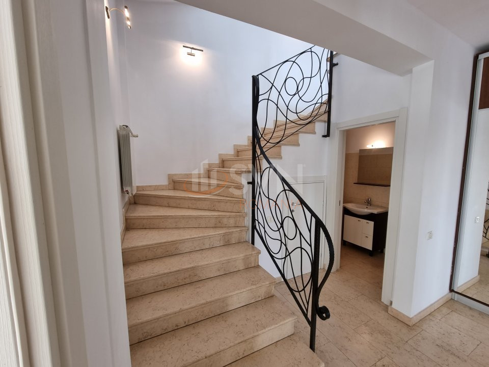 Casa, 5 camere Bucuresti/Bucurestii Noi