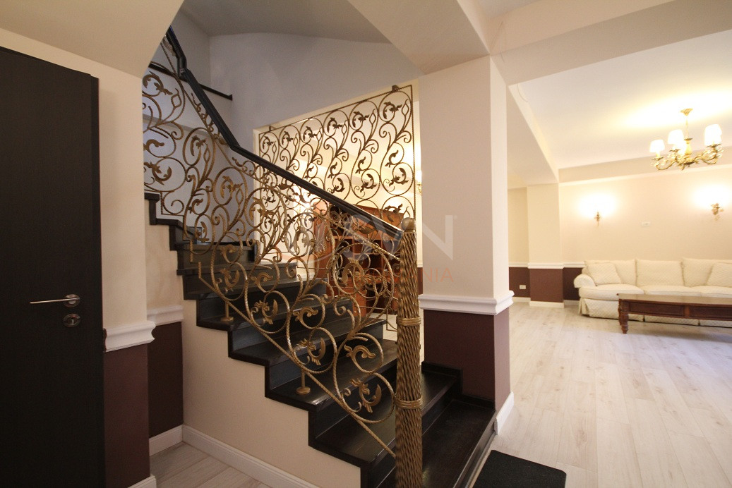 Casa, 5 camere Bucuresti/Domenii