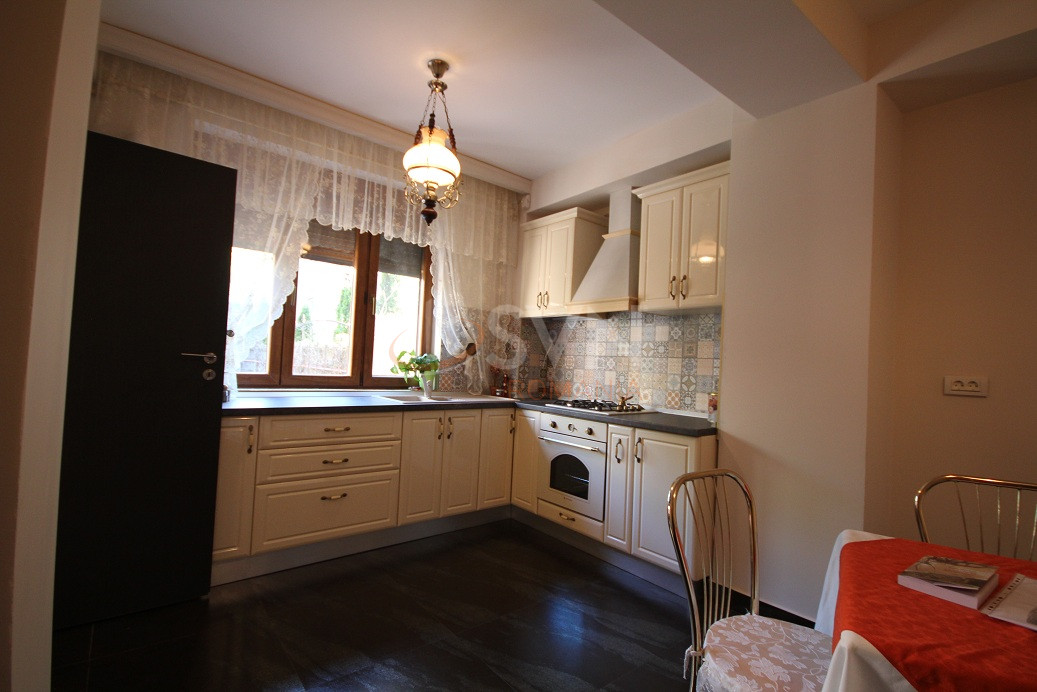 Casa, 5 camere Bucuresti/Domenii
