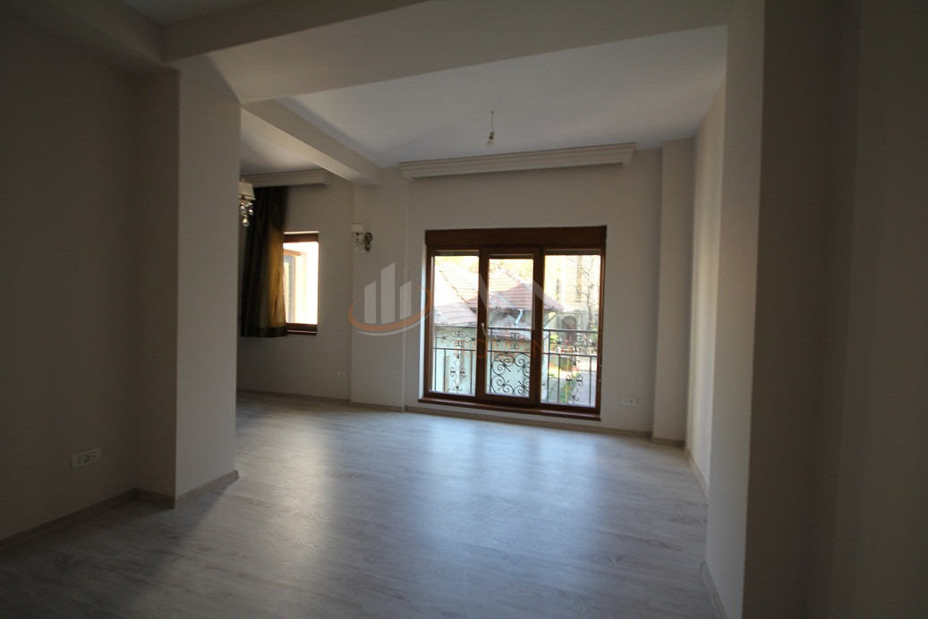 Casa, 5 camere Bucuresti/Domenii