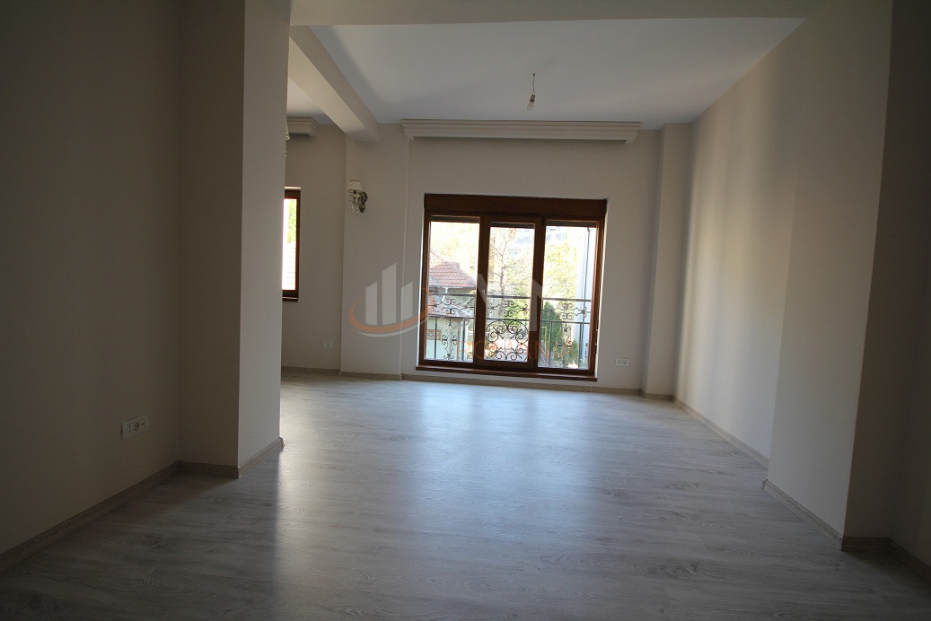 Casa, 5 camere Bucuresti/Domenii