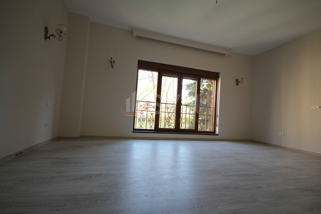 Casa, 5 camere Bucuresti/Domenii