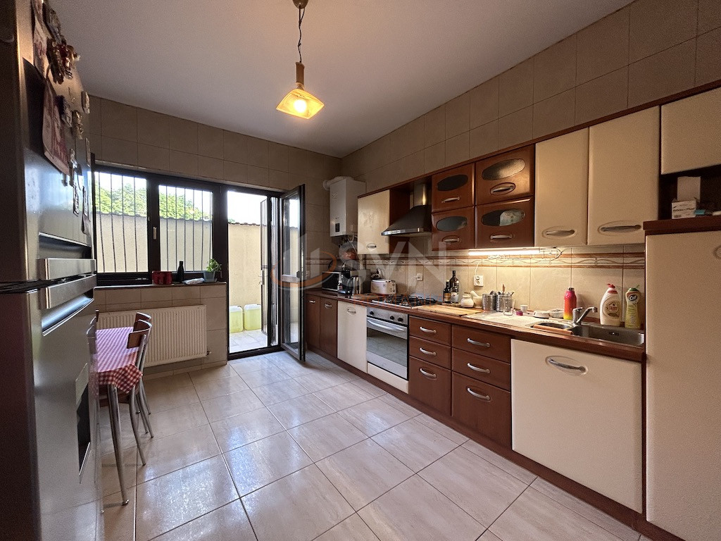 Casa, 5 camere Bucuresti/Bucurestii Noi