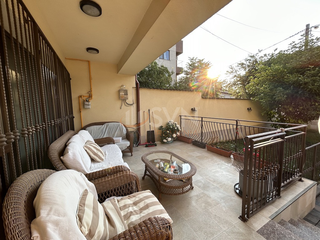 Casa, 5 camere Bucuresti/Bucurestii Noi