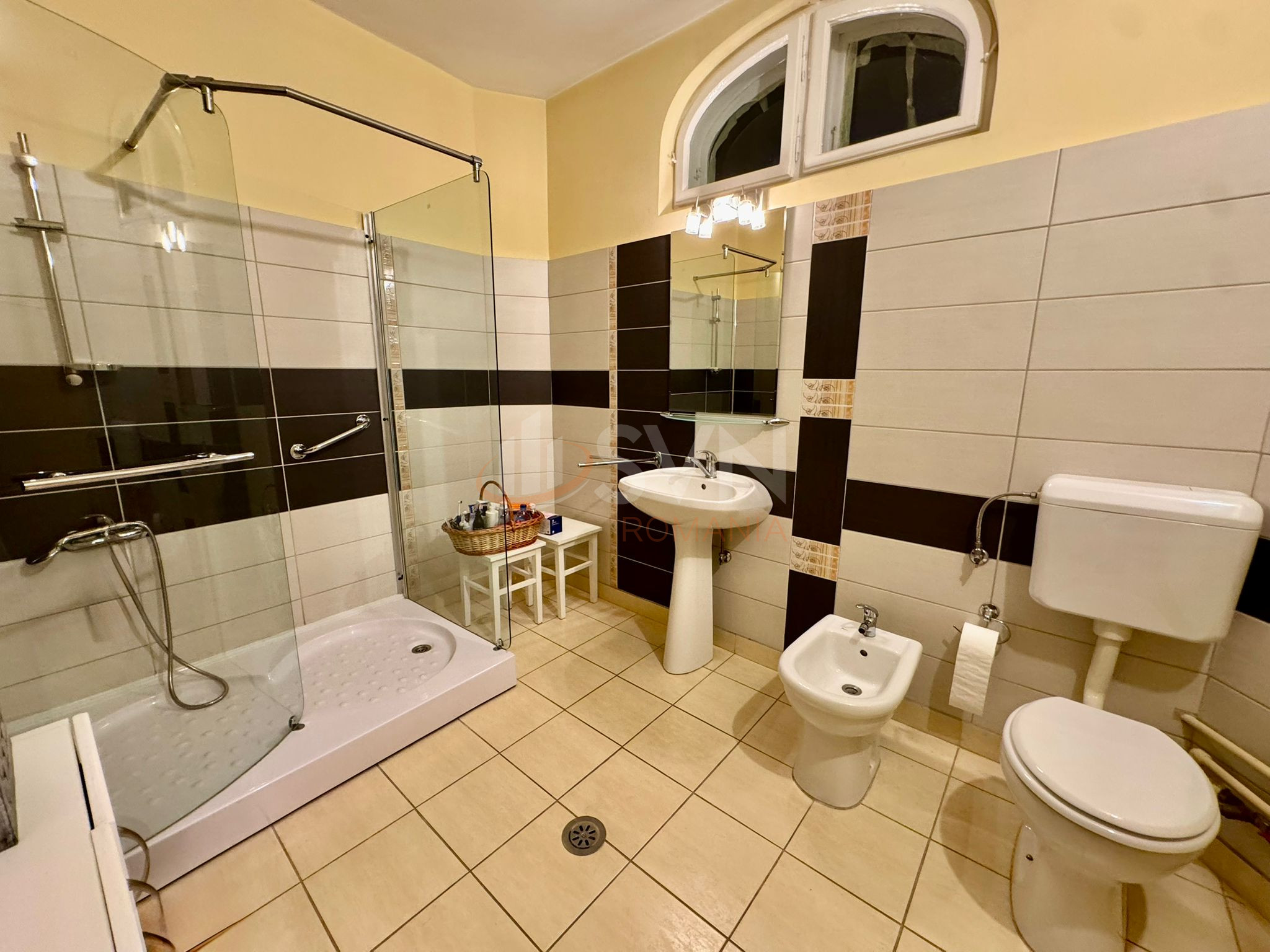 Casa, 5 camere Bucuresti/Calea Calarasilor