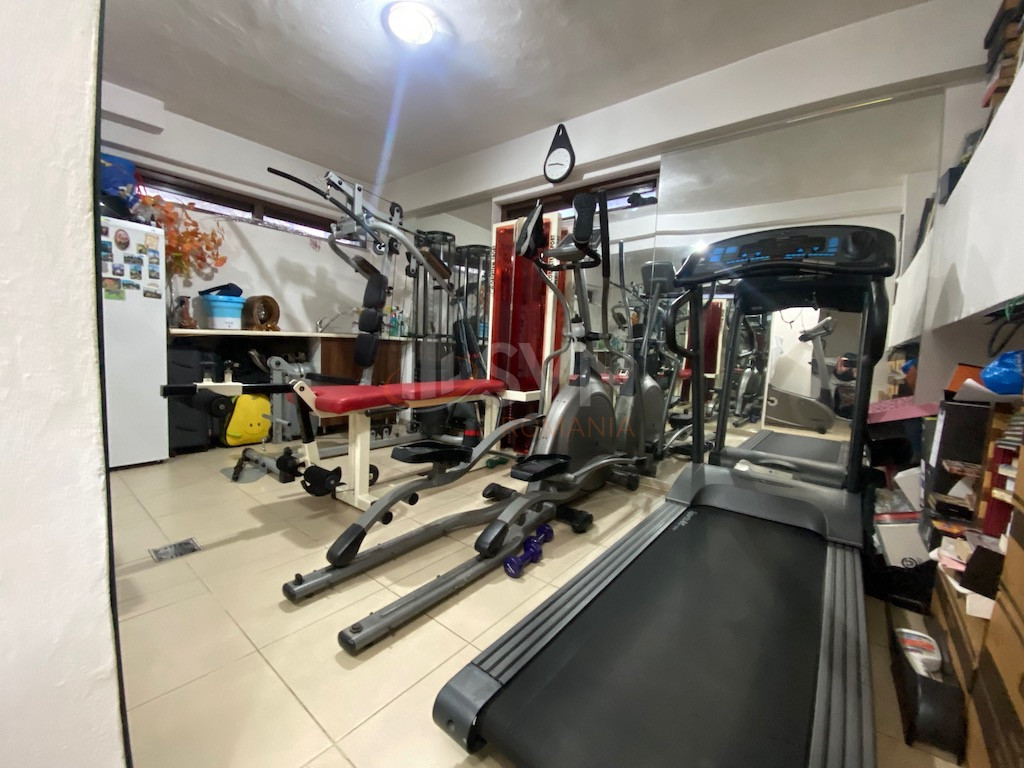 Casa, 5 camere Bucuresti/Damaroaia