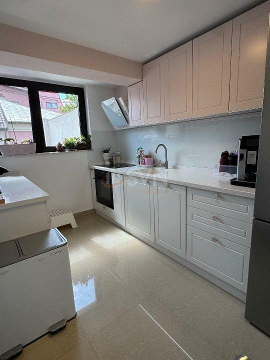 Casa, 5 camere Bucuresti/Domenii