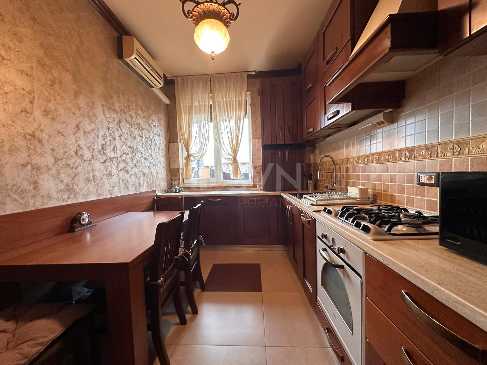 Casa, 5 camere Bucuresti/Industriilor