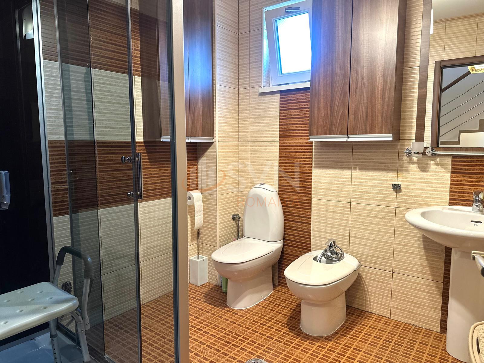 Casa, 5 camere Bucuresti/Industriilor