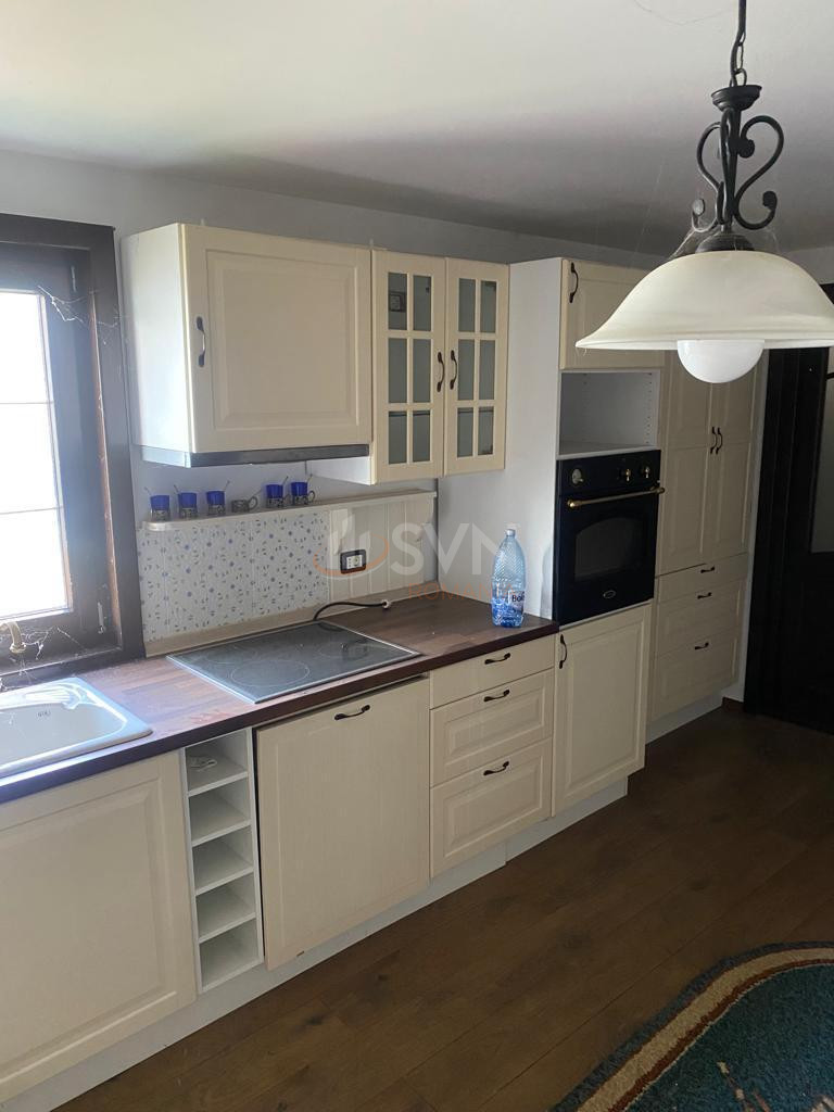 Casa, 5 camere Dambovita/Centru