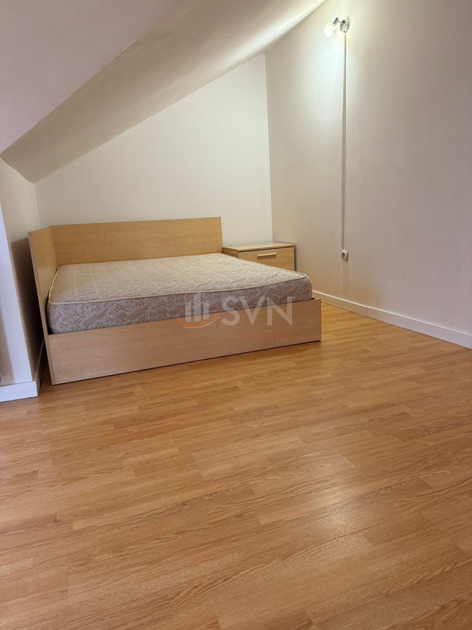 Casa, 5 camere Bucuresti/P-ta Presei Libere