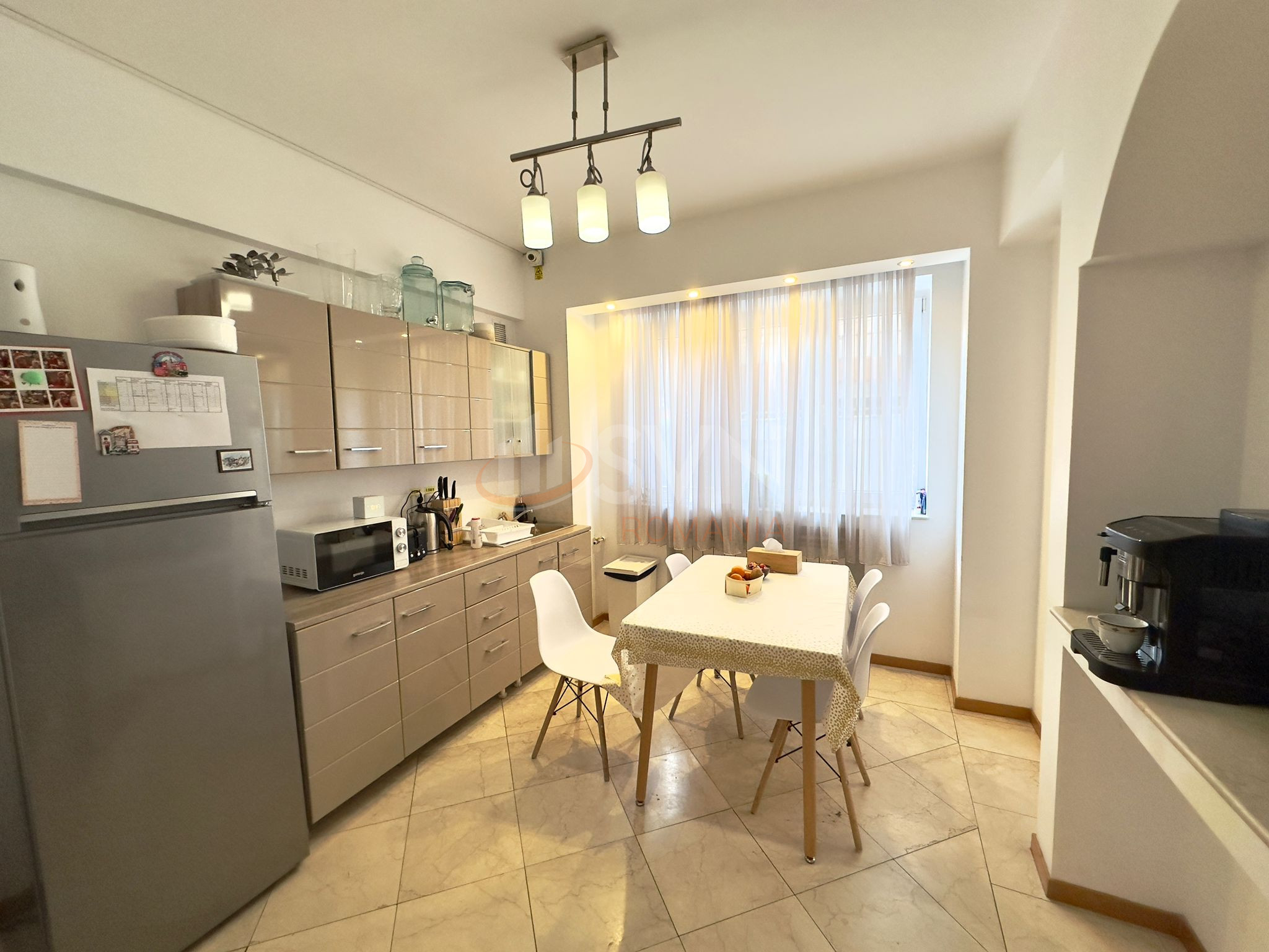 Casa, 5 camere Bucuresti/Primaverii