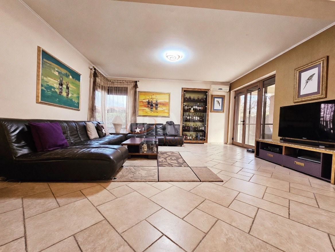 Casa, 5 camere Bucuresti/Sisesti