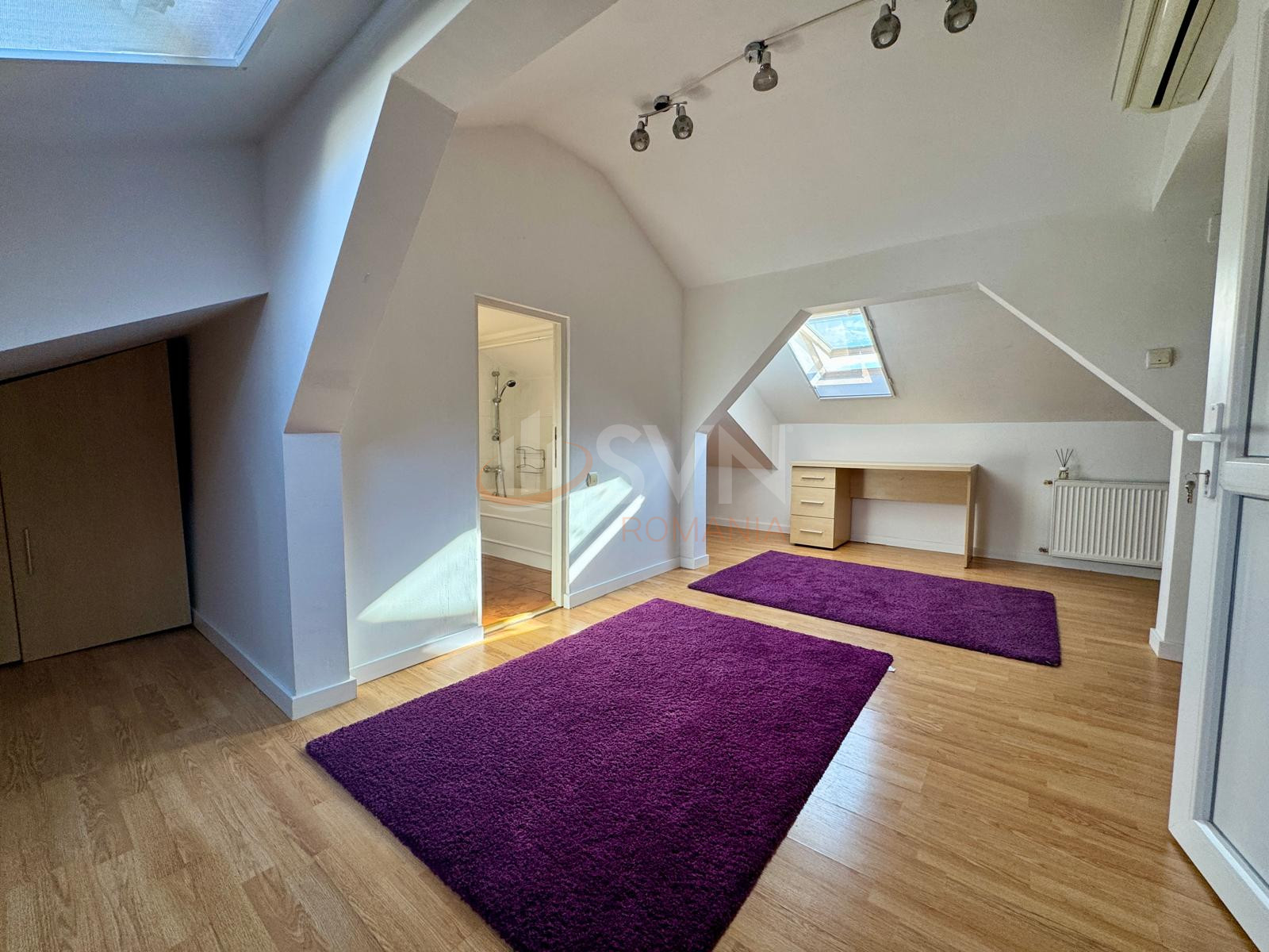 Casa, 5 camere Bucuresti/P-ta Presei Libere